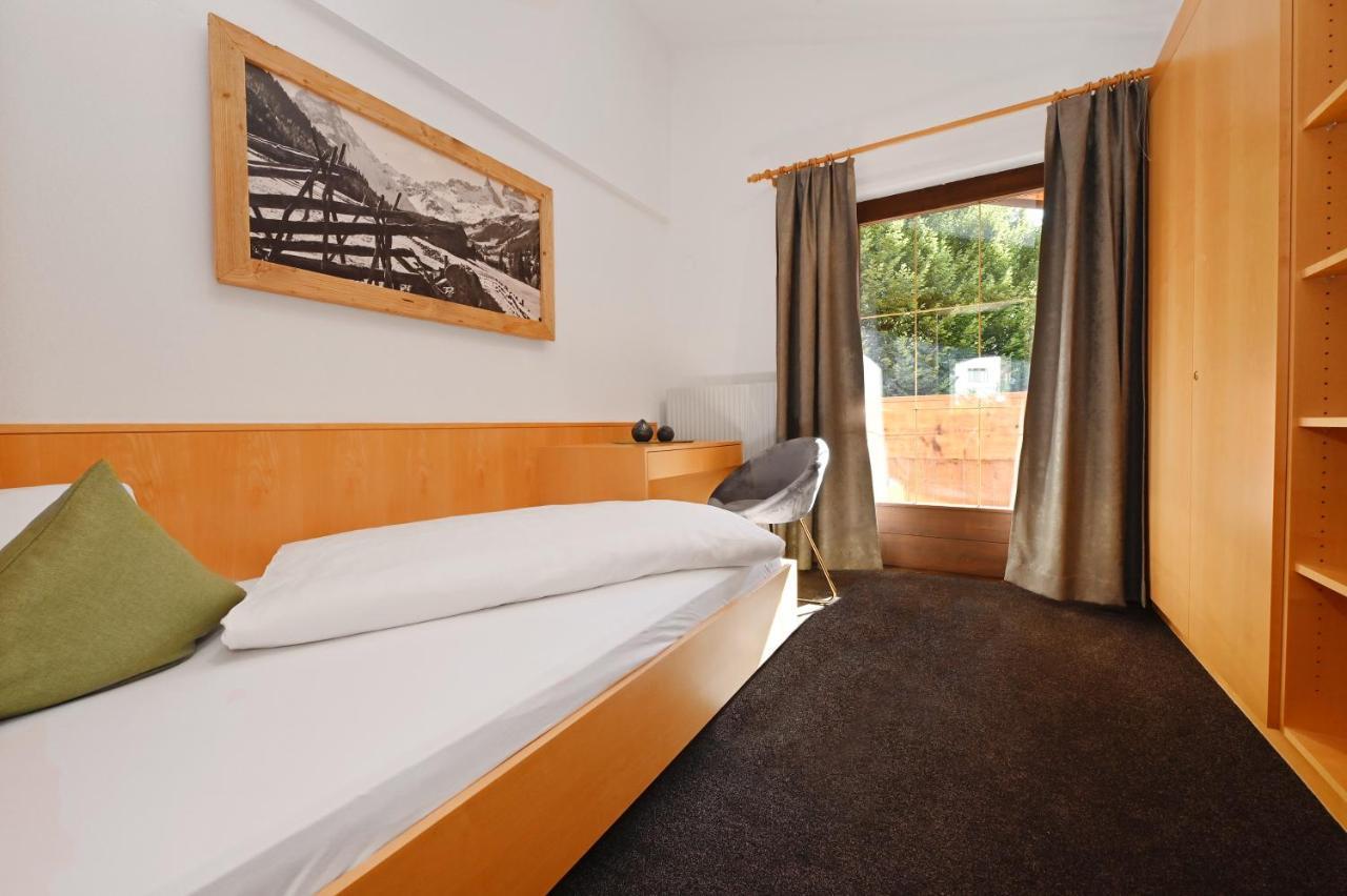 Apartment Marent Garten Chalet Vandans Bagian luar foto